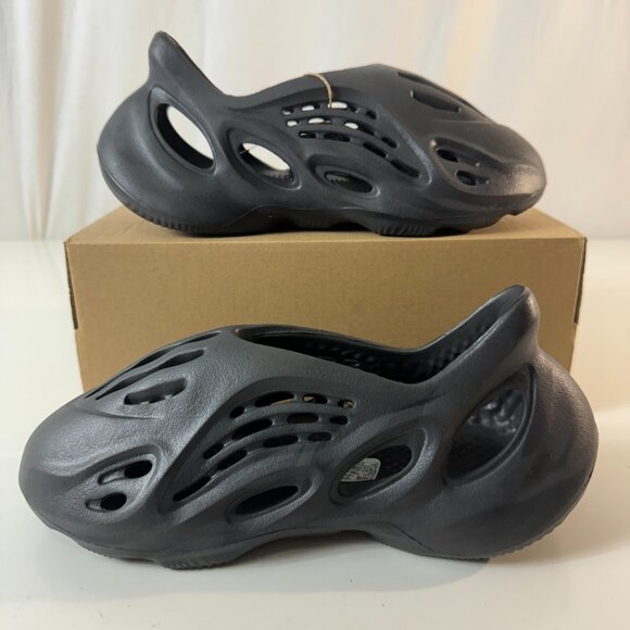 Adidas Yeezy Foam RNR Onyx Mens Size 7 NEW in Box - Picture 5 of 10